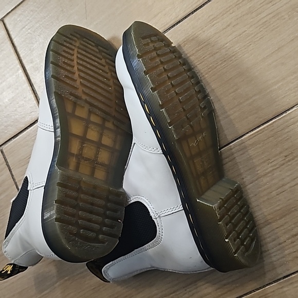 Dr. Marten White Chelsea Boot - Picture 6 of 6